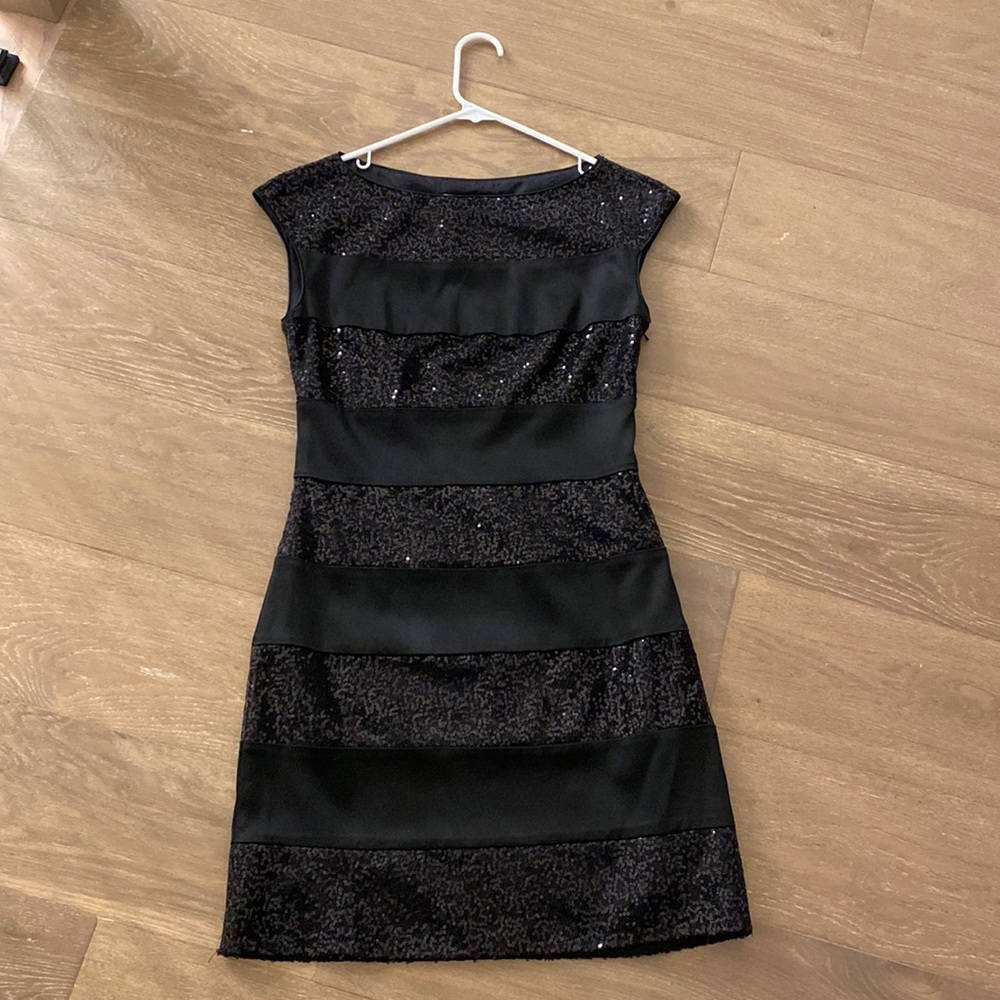 Womens Maggie London dress size US 4- great condition